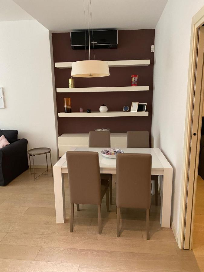 Lovely Apartment In The New Porta Nuova Area Милан Экстерьер фото